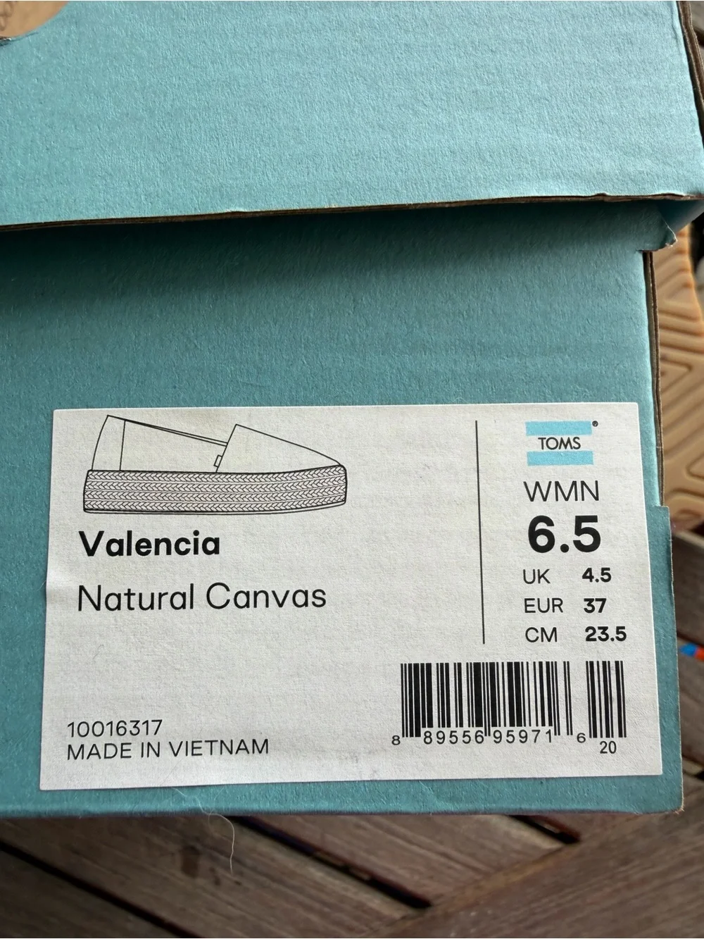 TOMS Black & Cream Valencia Scalloped Slip-On Espadrilles Size 6.5